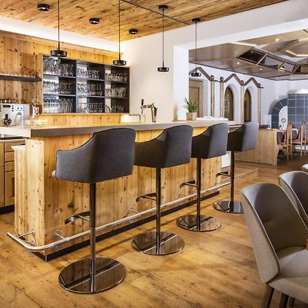 לאדיס Hotel Garni Tirol מראה חיצוני תמונה