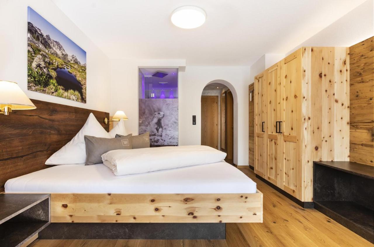 לאדיס Hotel Garni Tirol מראה חיצוני תמונה