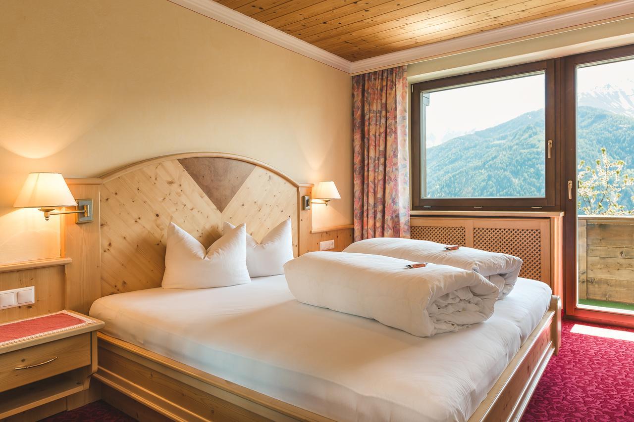 לאדיס Hotel Garni Tirol מראה חיצוני תמונה