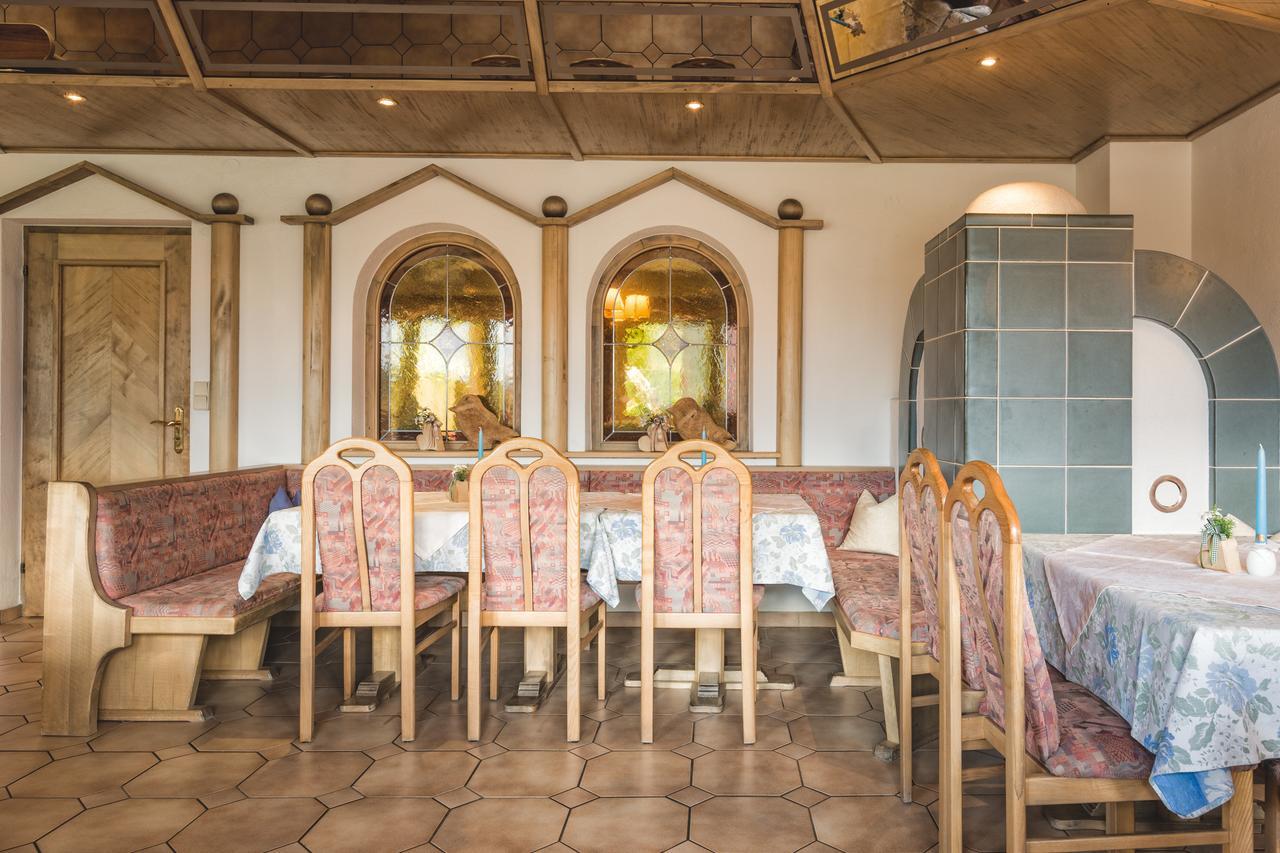 לאדיס Hotel Garni Tirol מראה חיצוני תמונה