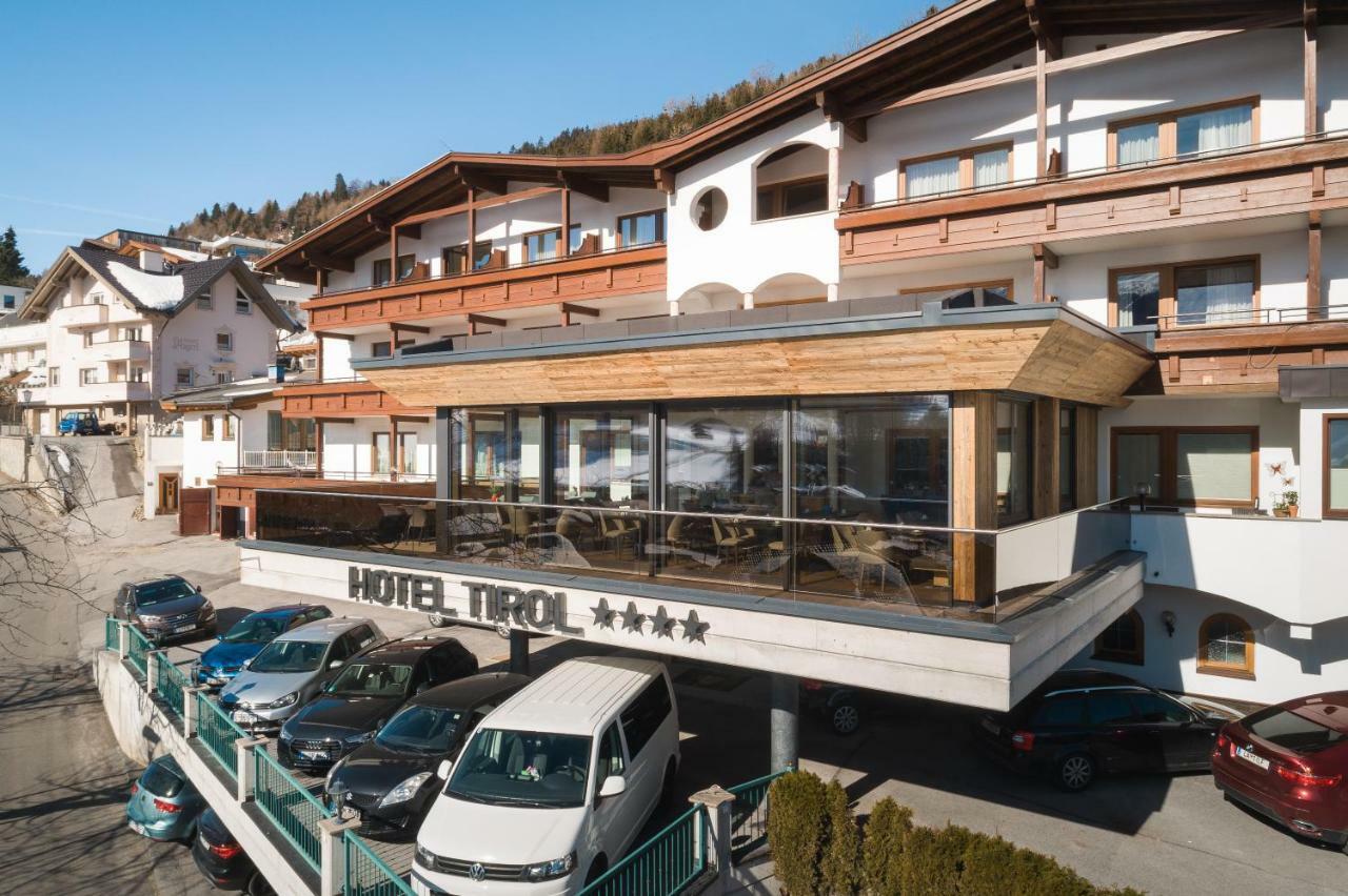לאדיס Hotel Garni Tirol מראה חיצוני תמונה