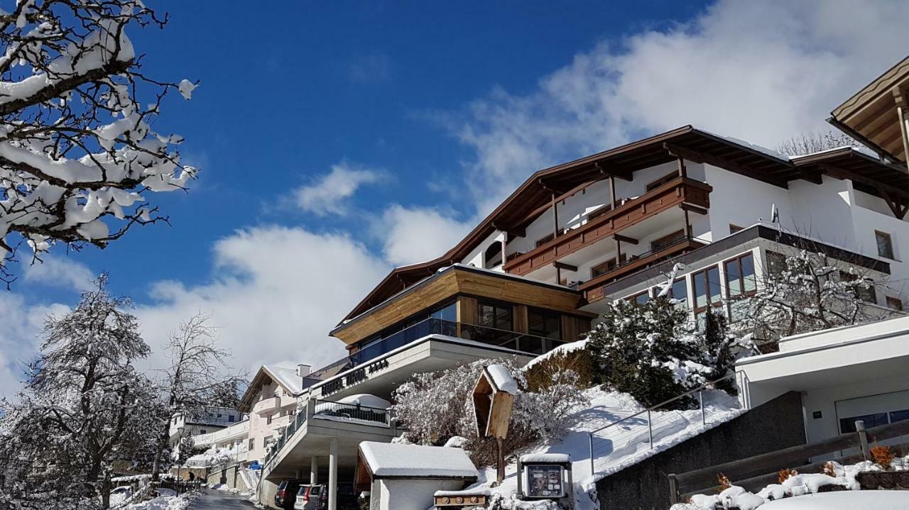 לאדיס Hotel Garni Tirol מראה חיצוני תמונה
