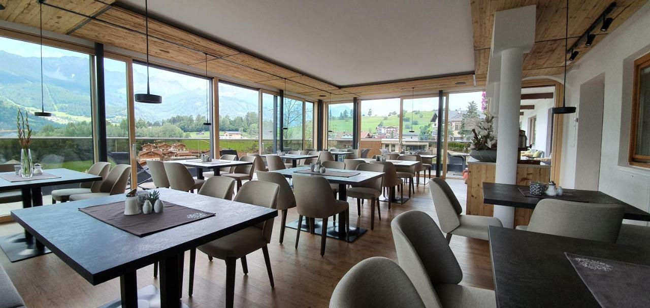 לאדיס Hotel Garni Tirol מראה חיצוני תמונה