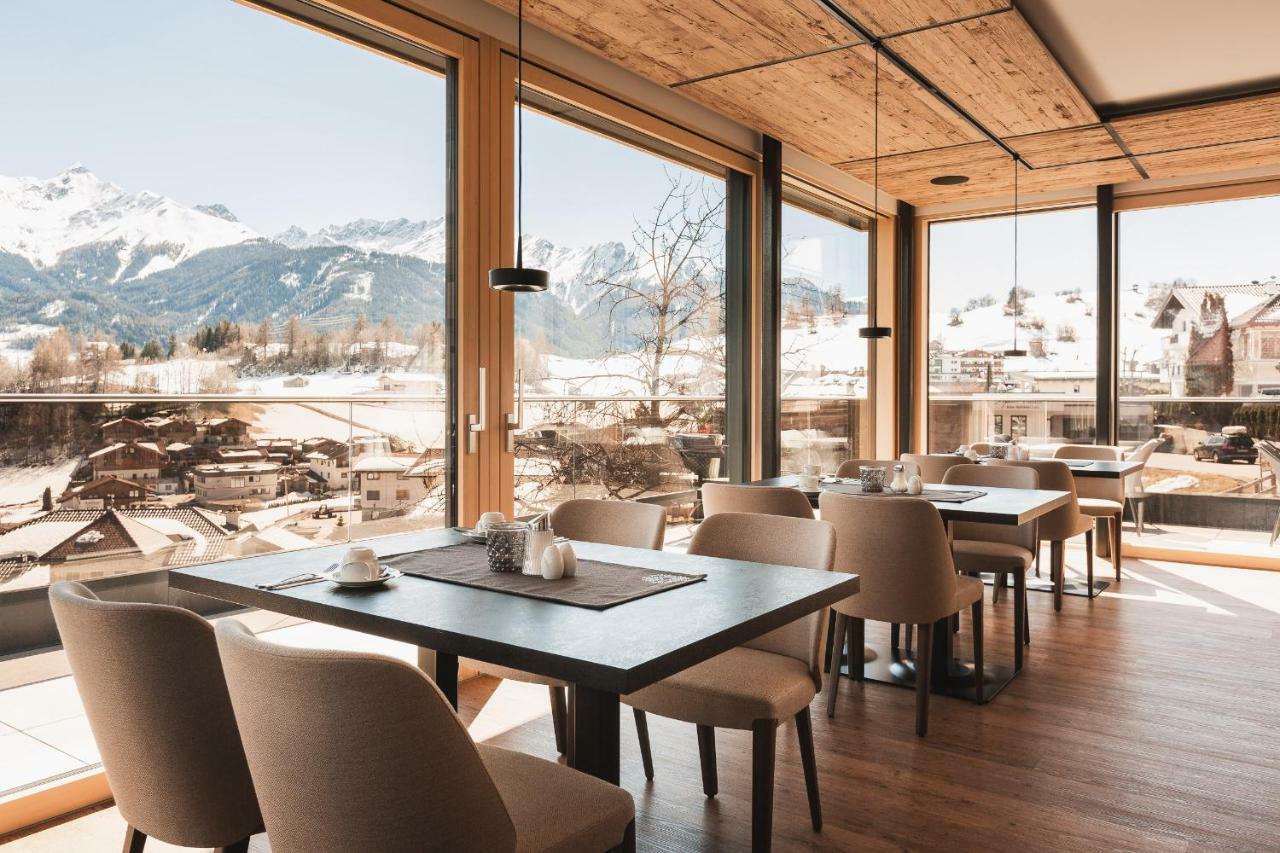 לאדיס Hotel Garni Tirol מראה חיצוני תמונה