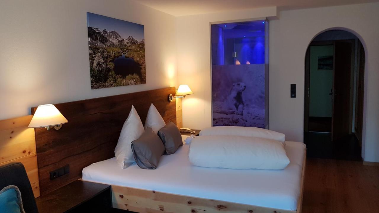 לאדיס Hotel Garni Tirol מראה חיצוני תמונה