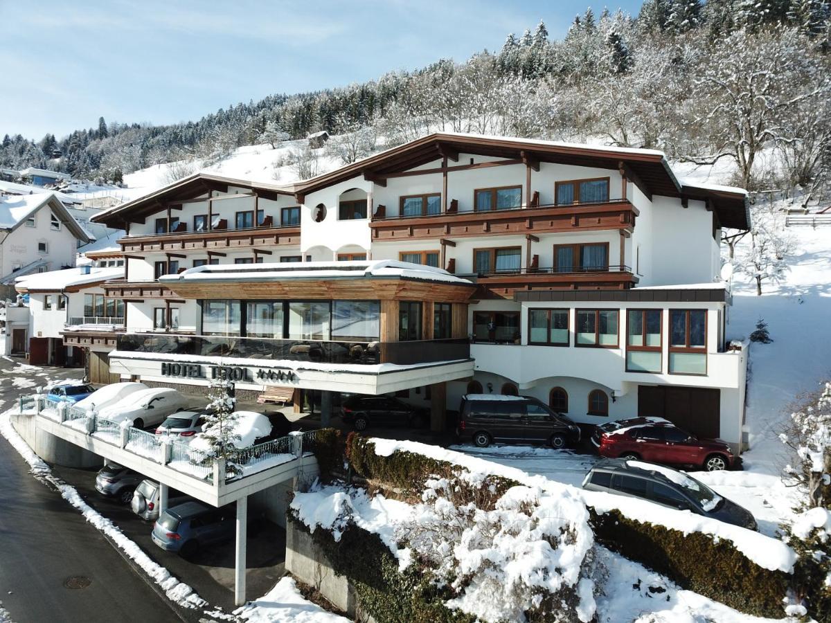 לאדיס Hotel Garni Tirol מראה חיצוני תמונה